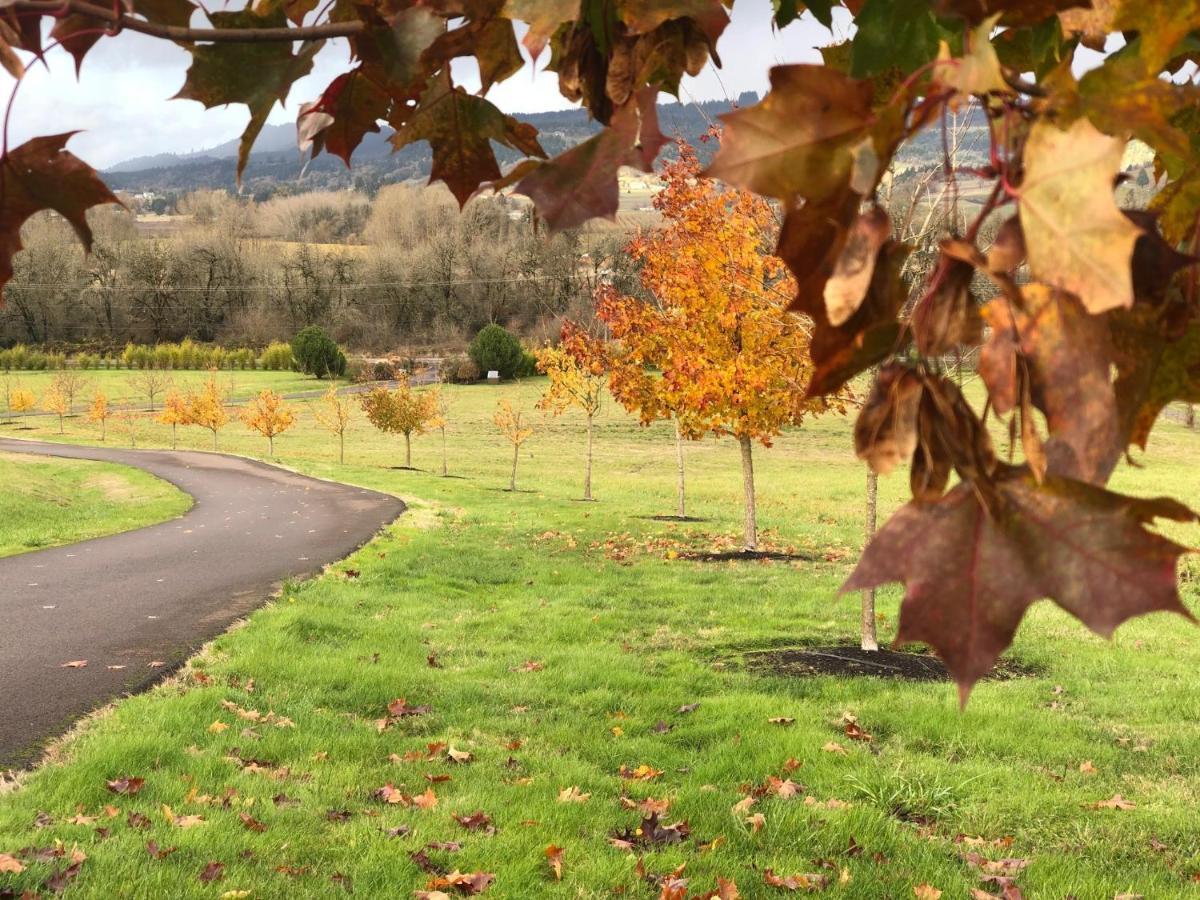 The Setting Inn Willamette Valley นิวเบิร์ก ภายนอก รูปภาพ